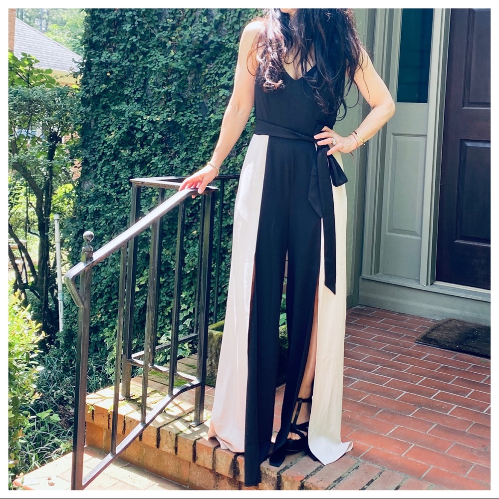 Gorgeous wide leg halter jumpsuit - Picture 7 of 7